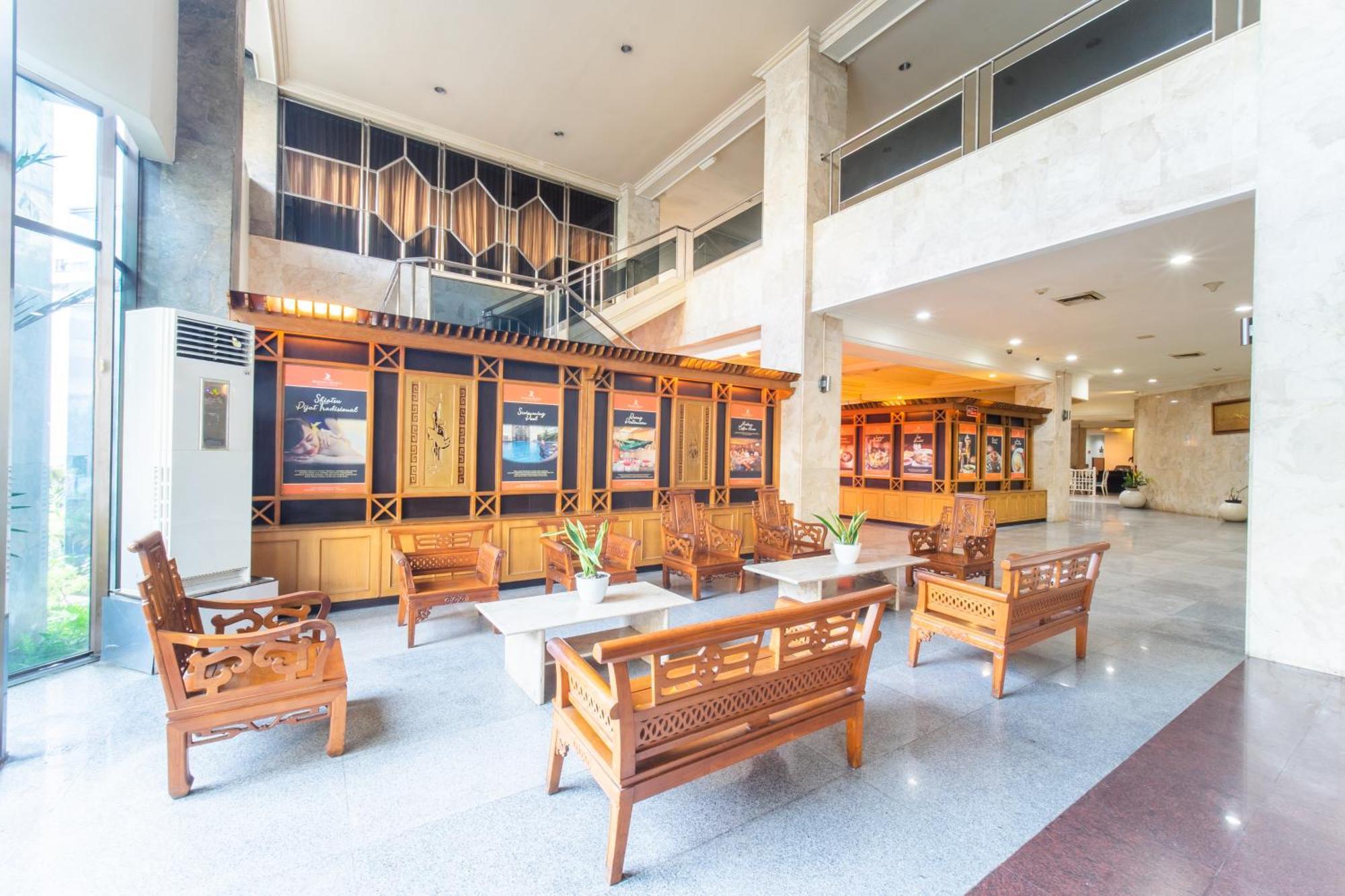 Adika Hotel Bahtera Klandasan Kecil Exterior foto